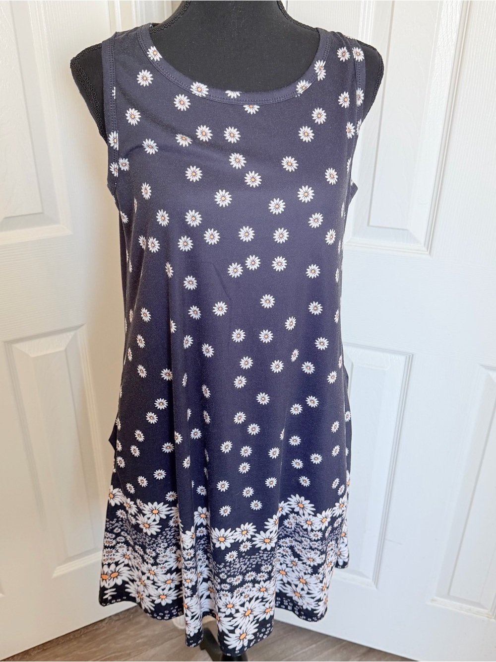 🌼 Navy Blue Sleeveless Dress w Daisies Lightweight Sundress w Pockets Medium